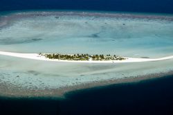 Island with a smile! Maldives 2006. by Chris Wildblood 